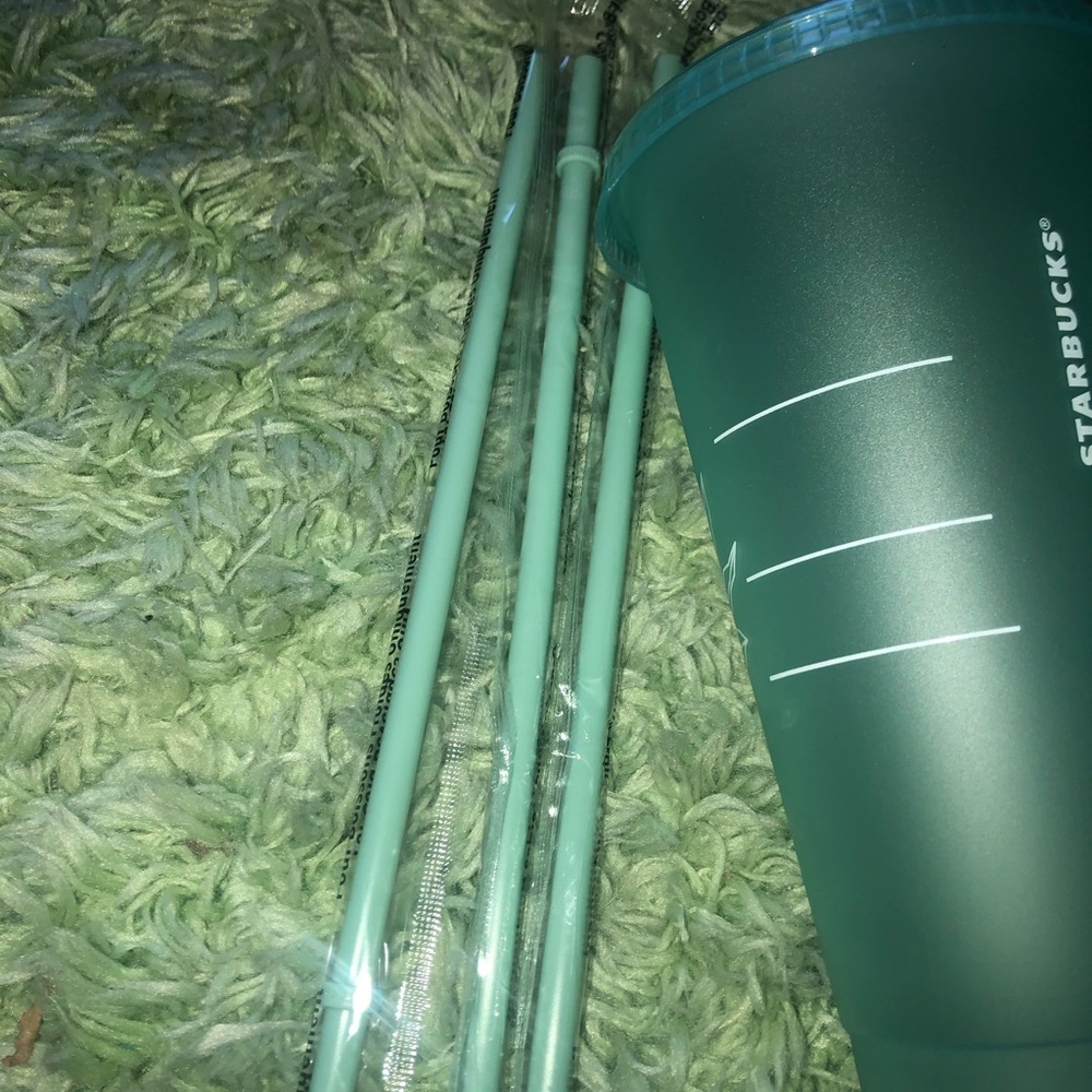 Starbucks Teal Tumbler/ tumbler has a crackonside - Picture 3 of 4